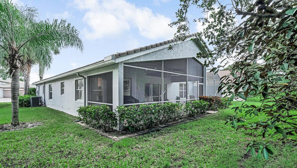 Active With Contract: $428,000 (3 beds, 2 baths, 1800 Square Feet)