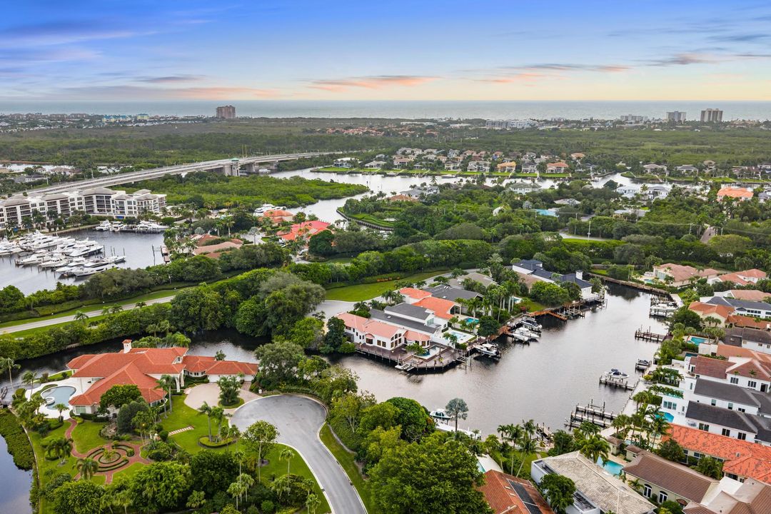 На продажу: $4,300,000 (5 спален, 6 ванн, 4489 Квадратных фут)