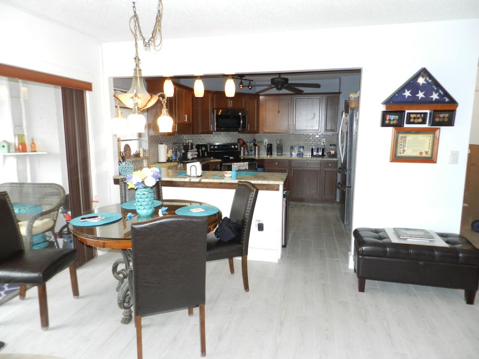 En Venta: $199,500 (2 camas, 2 baños, 1080 Pies cuadrados)