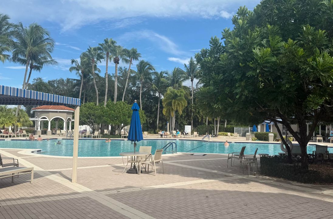 Active With Contract: $428,000 (3 beds, 2 baths, 1800 Square Feet)