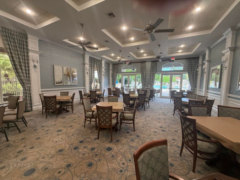 Active With Contract: $428,000 (3 beds, 2 baths, 1800 Square Feet)