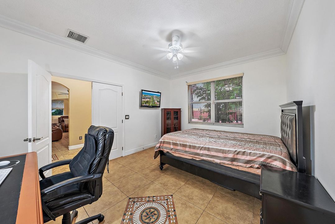 待售: $649,999 (5 贝兹, 3 浴室, 3633 平方英尺)