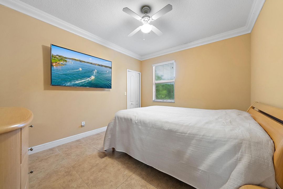 待售: $649,999 (5 贝兹, 3 浴室, 3633 平方英尺)