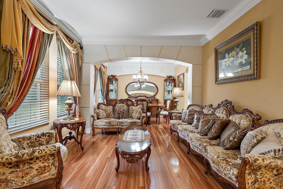 待售: $649,999 (5 贝兹, 3 浴室, 3633 平方英尺)