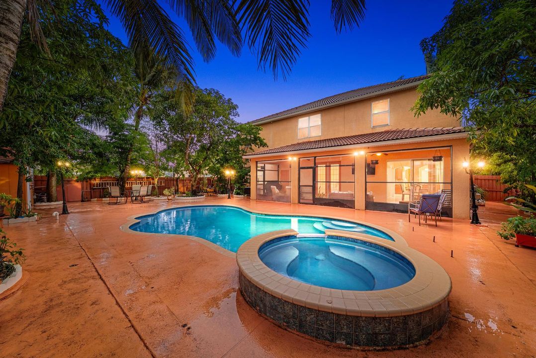 待售: $649,999 (5 贝兹, 3 浴室, 3633 平方英尺)