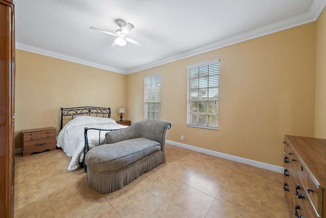 待售: $649,999 (5 贝兹, 3 浴室, 3633 平方英尺)