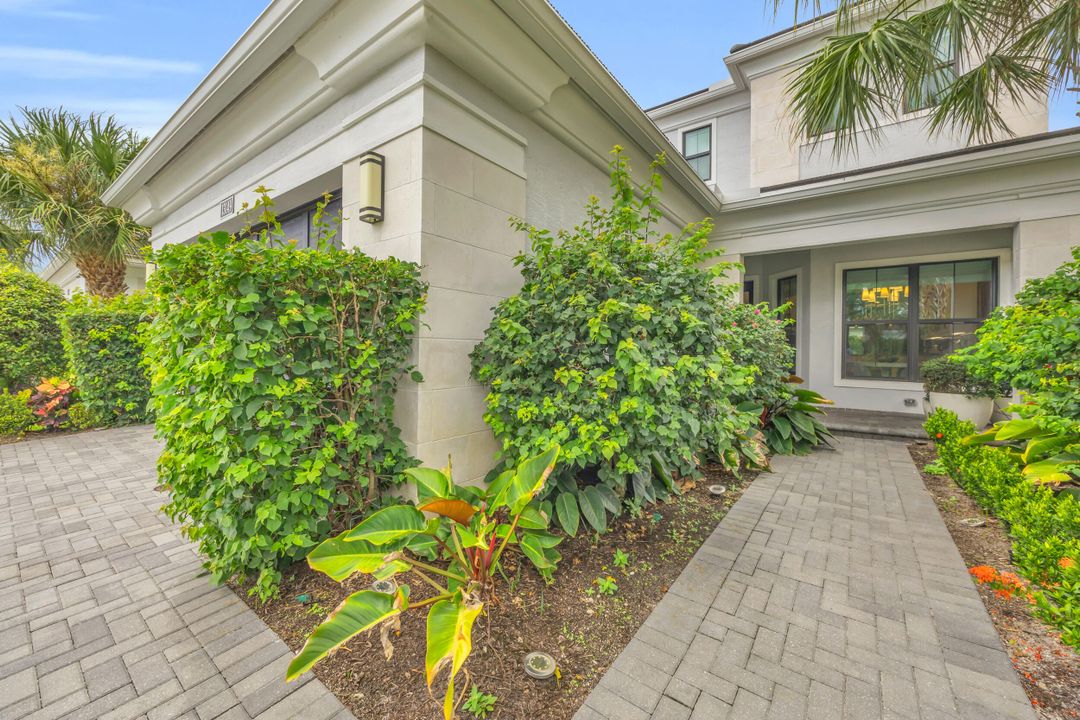 For Sale: $2,200,000 (3 beds, 3 baths, 3162 Square Feet)