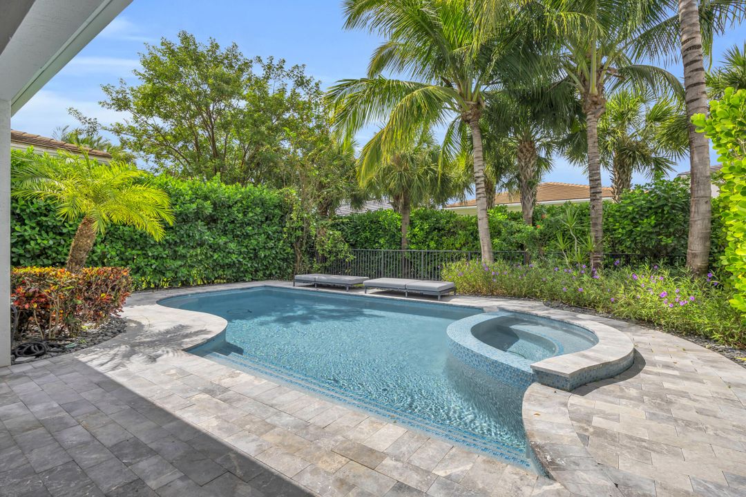 For Sale: $2,200,000 (3 beds, 3 baths, 3162 Square Feet)