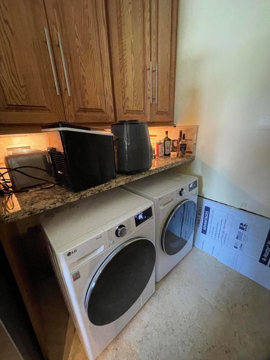 Active With Contract: $719,000 (0 beds, 0 baths, 2313 Square Feet)