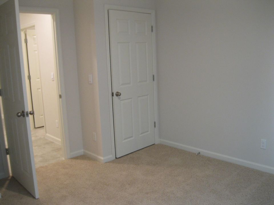 出租: $2,350 (4 贝兹, 2 浴室, 1828 平方英尺)