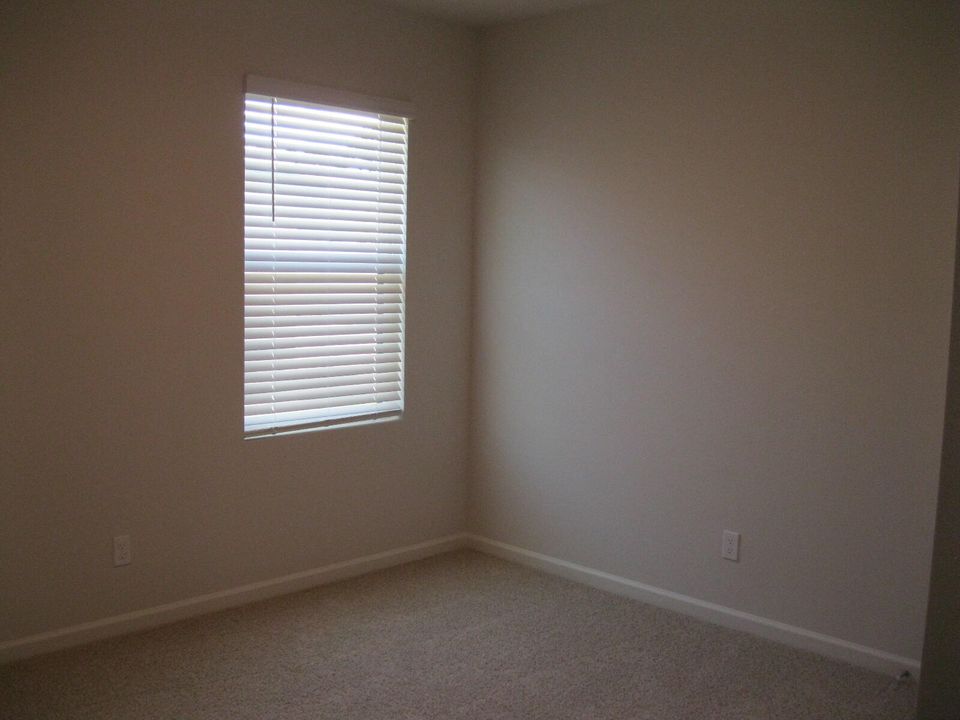 出租: $2,350 (4 贝兹, 2 浴室, 1828 平方英尺)