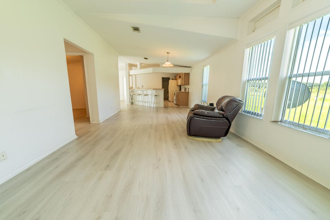 На продажу: $349,900 (3 спален, 2 ванн, 1631 Квадратных фут)