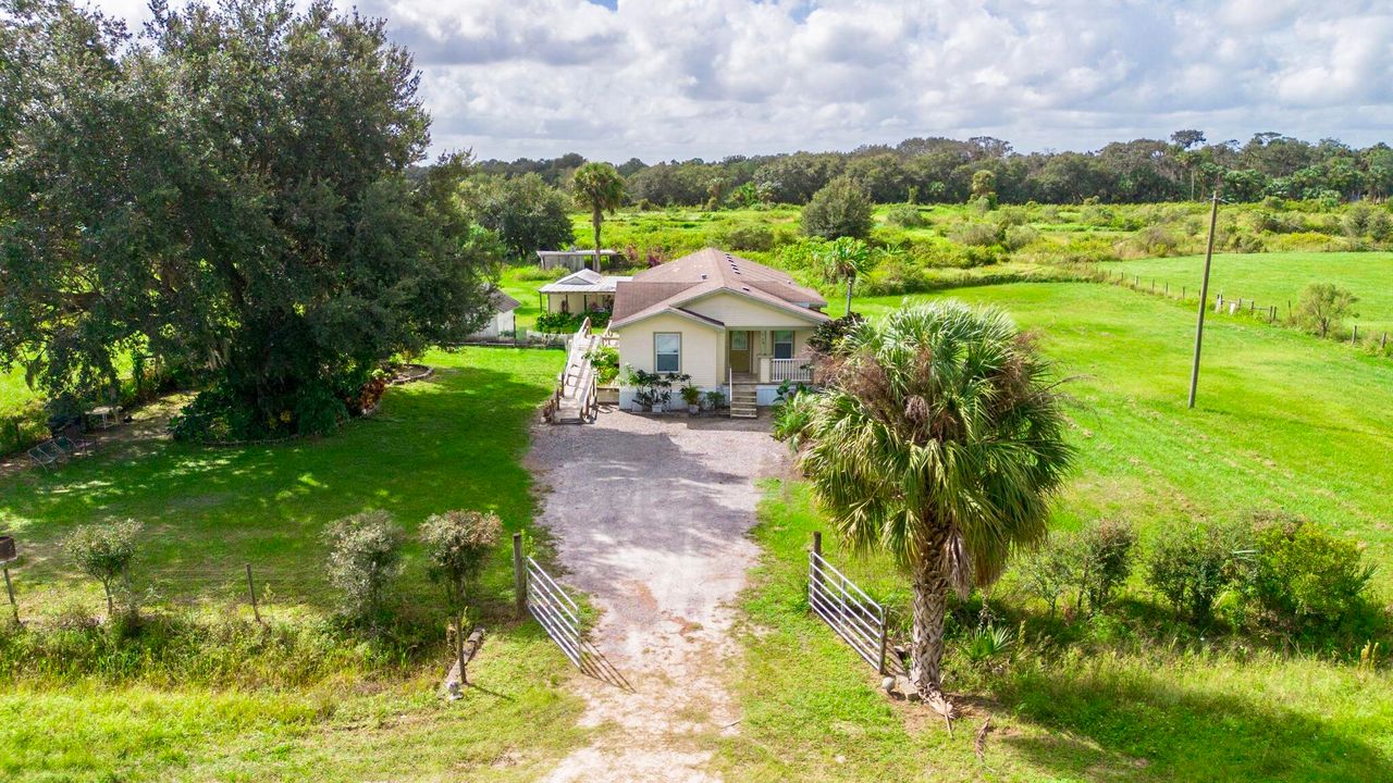 На продажу: $349,900 (3 спален, 2 ванн, 1631 Квадратных фут)