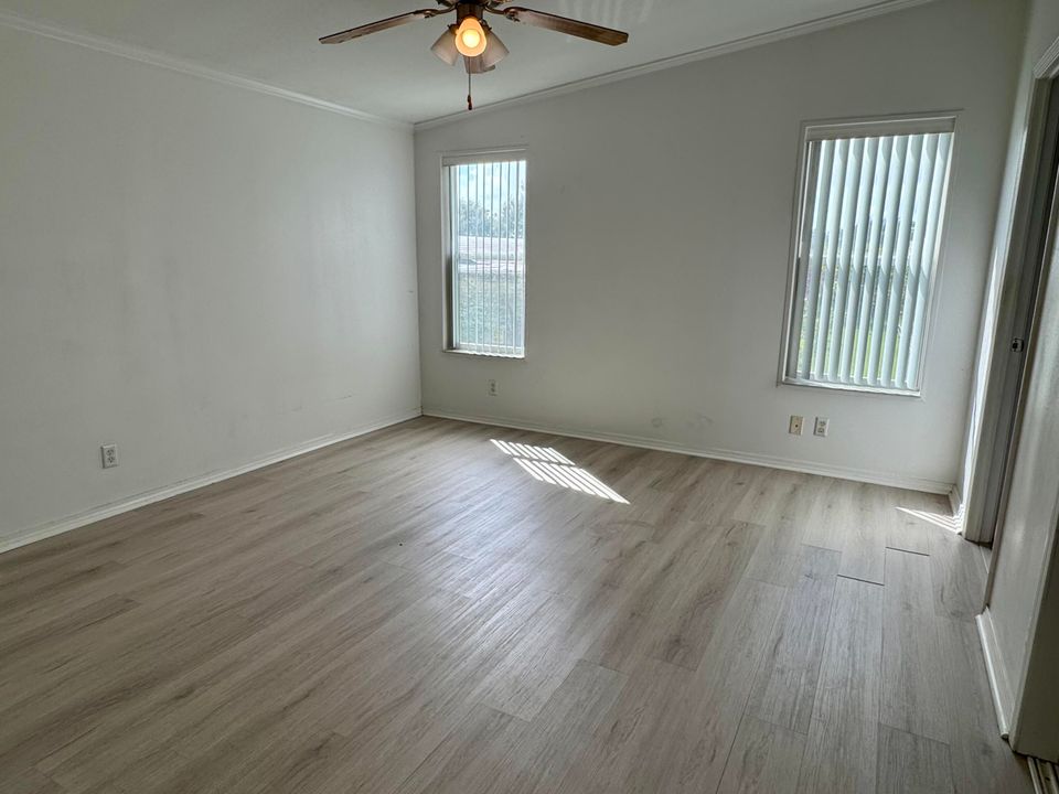 На продажу: $349,900 (3 спален, 2 ванн, 1631 Квадратных фут)