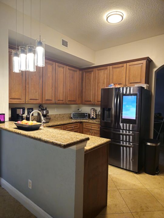 На продажу: $420,000 (2 спален, 2 ванн, 1829 Квадратных фут)