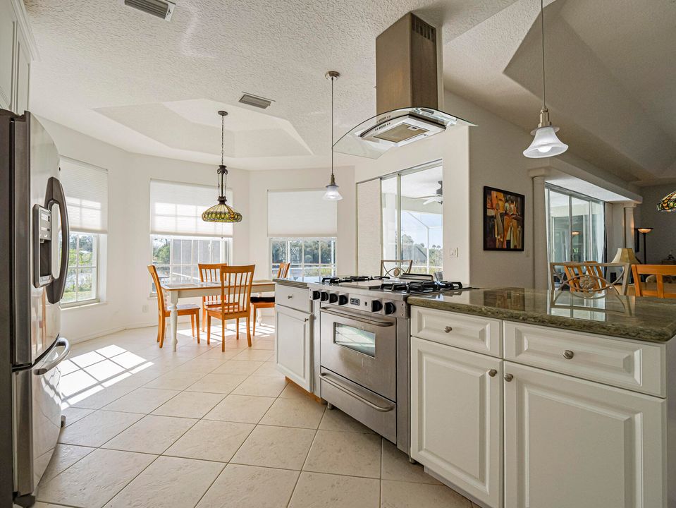 Activo con contrato: $995,000 (3 camas, 2 baños, 2221 Pies cuadrados)