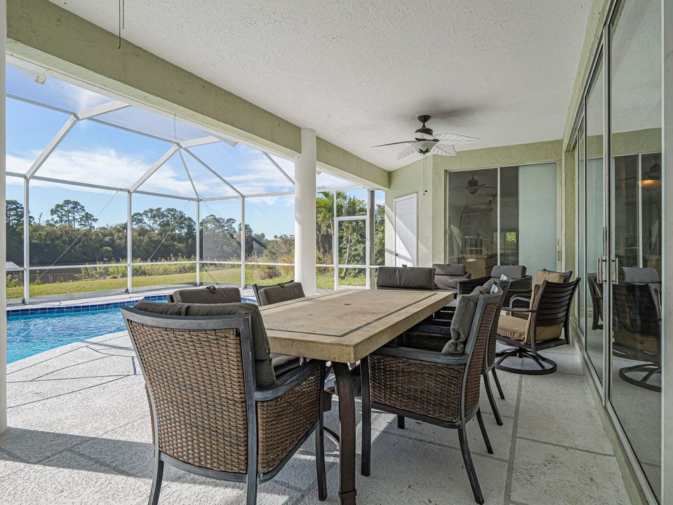 Activo con contrato: $995,000 (3 camas, 2 baños, 2221 Pies cuadrados)