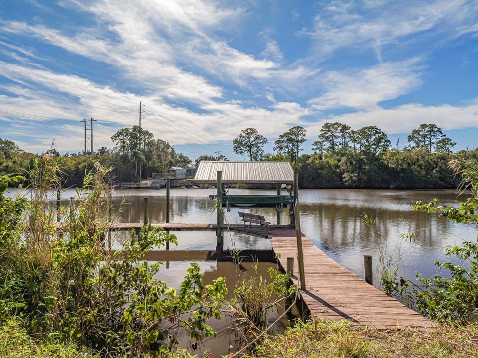 Activo con contrato: $995,000 (3 camas, 2 baños, 2221 Pies cuadrados)