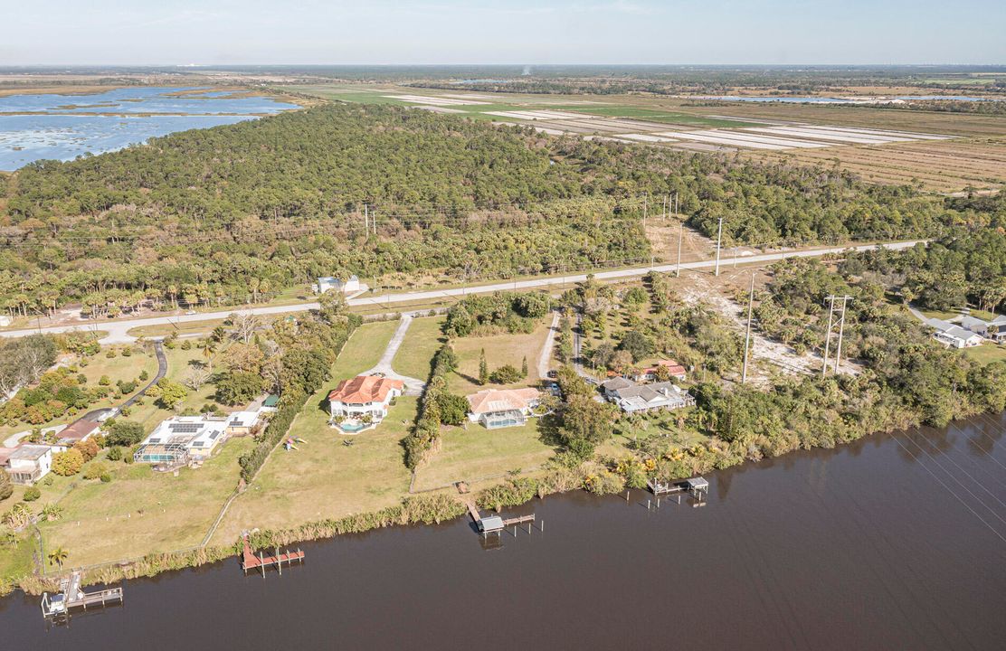 Activo con contrato: $995,000 (3 camas, 2 baños, 2221 Pies cuadrados)