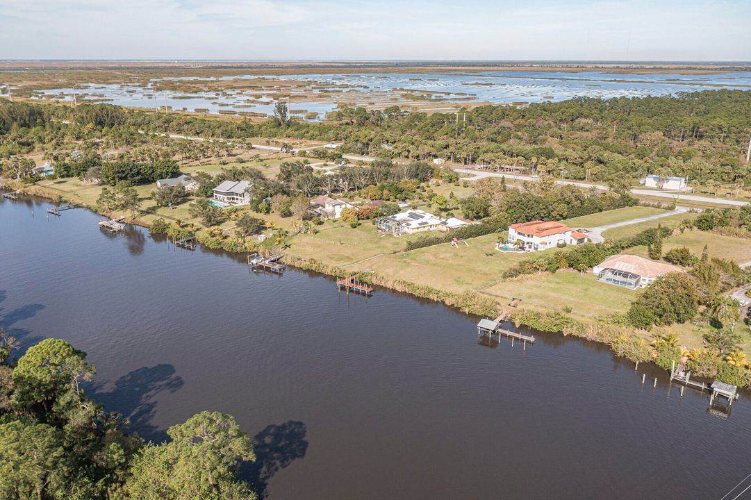 Activo con contrato: $995,000 (3 camas, 2 baños, 2221 Pies cuadrados)