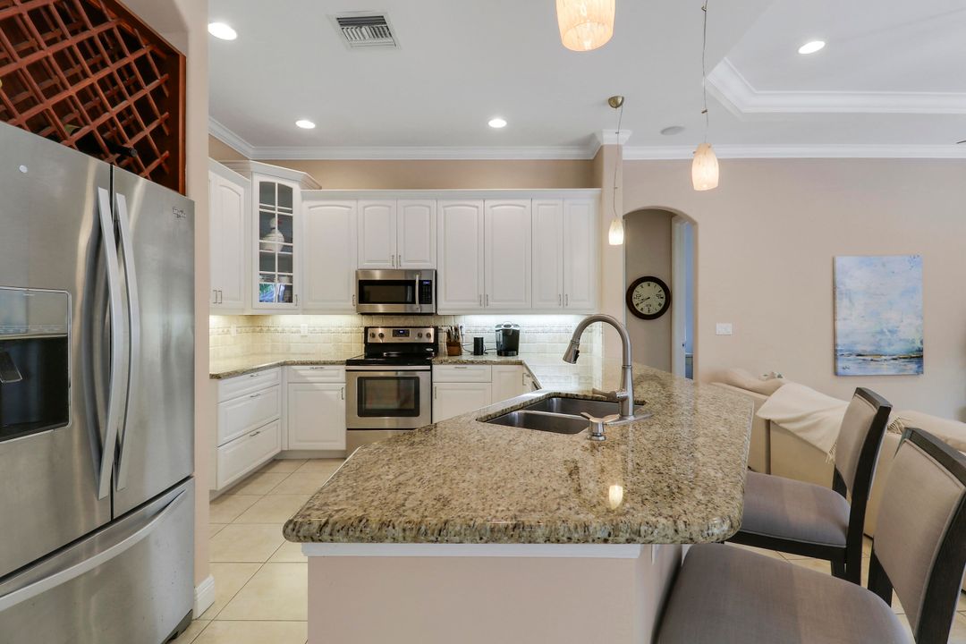 For Rent: $12,500 (4 beds, 3 baths, 2395 Square Feet)