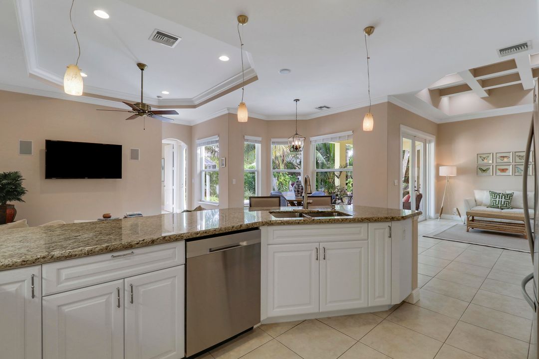 For Rent: $12,500 (4 beds, 3 baths, 2395 Square Feet)