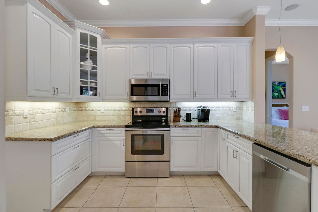 For Rent: $12,500 (4 beds, 3 baths, 2395 Square Feet)