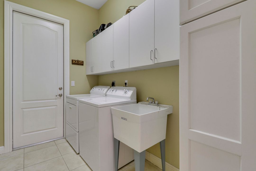 For Rent: $12,500 (4 beds, 3 baths, 2395 Square Feet)