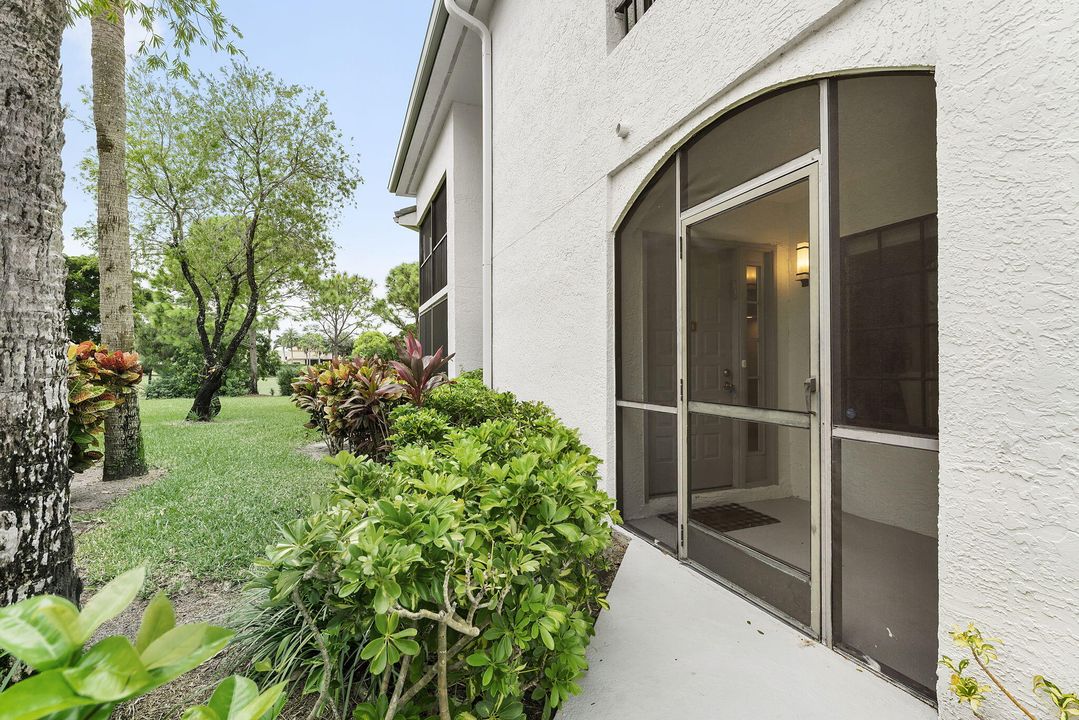 На продажу: $435,000 (2 спален, 2 ванн, 1705 Квадратных фут)