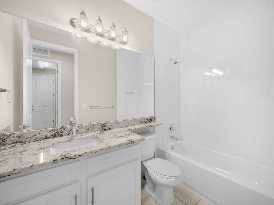 待售: $700,000 (3 贝兹, 3 浴室, 2358 平方英尺)