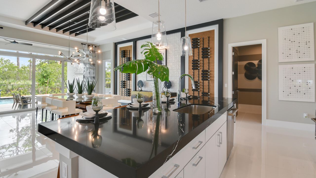 En Venta: $774,990 (3 camas, 3 baños, 2490 Pies cuadrados)