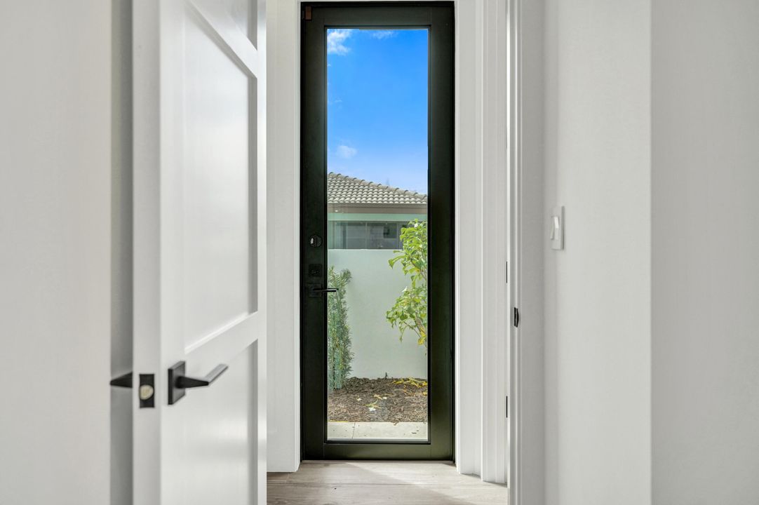 En Venta: $2,499,000 (4 camas, 3 baños, 3193 Pies cuadrados)