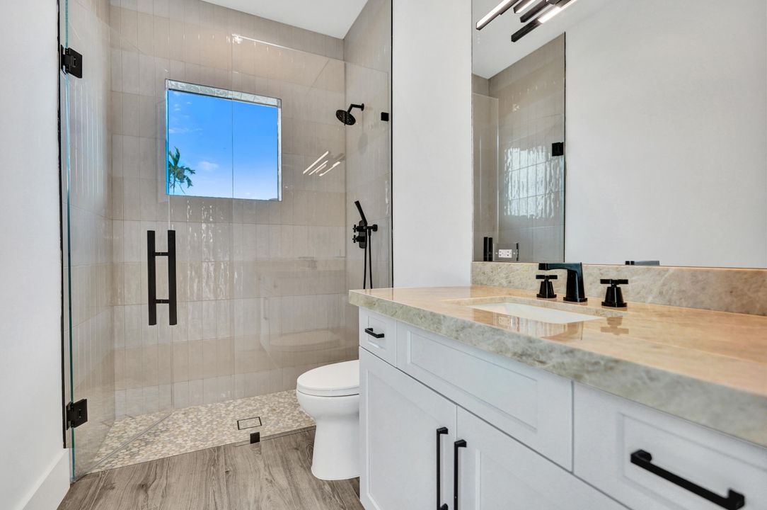 En Venta: $2,499,000 (4 camas, 3 baños, 3193 Pies cuadrados)