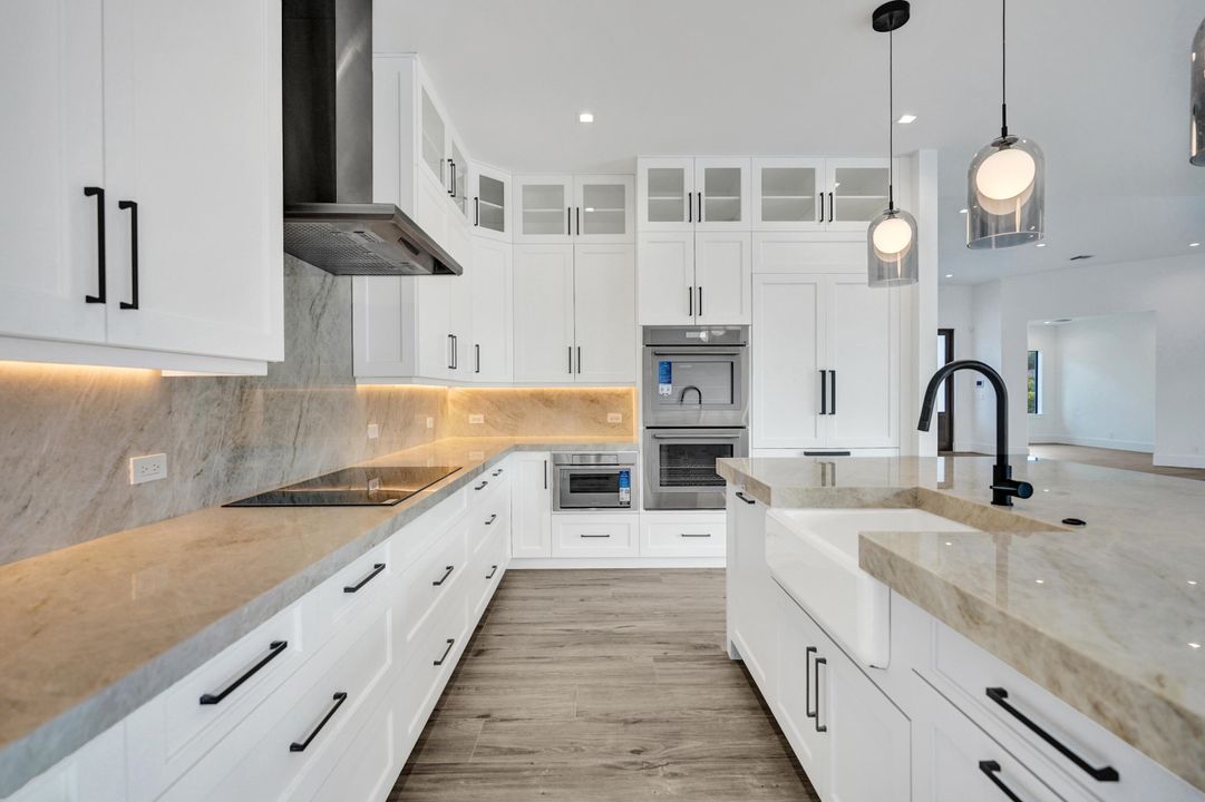 En Venta: $2,499,000 (4 camas, 3 baños, 3193 Pies cuadrados)