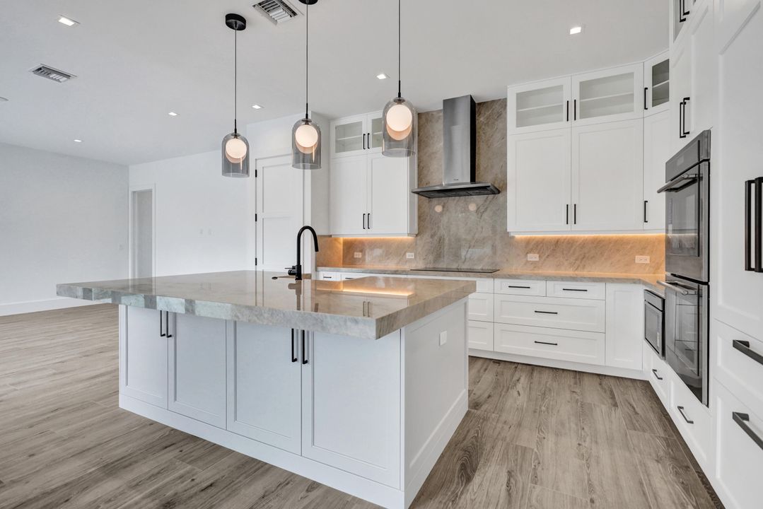 En Venta: $2,499,000 (4 camas, 3 baños, 3193 Pies cuadrados)