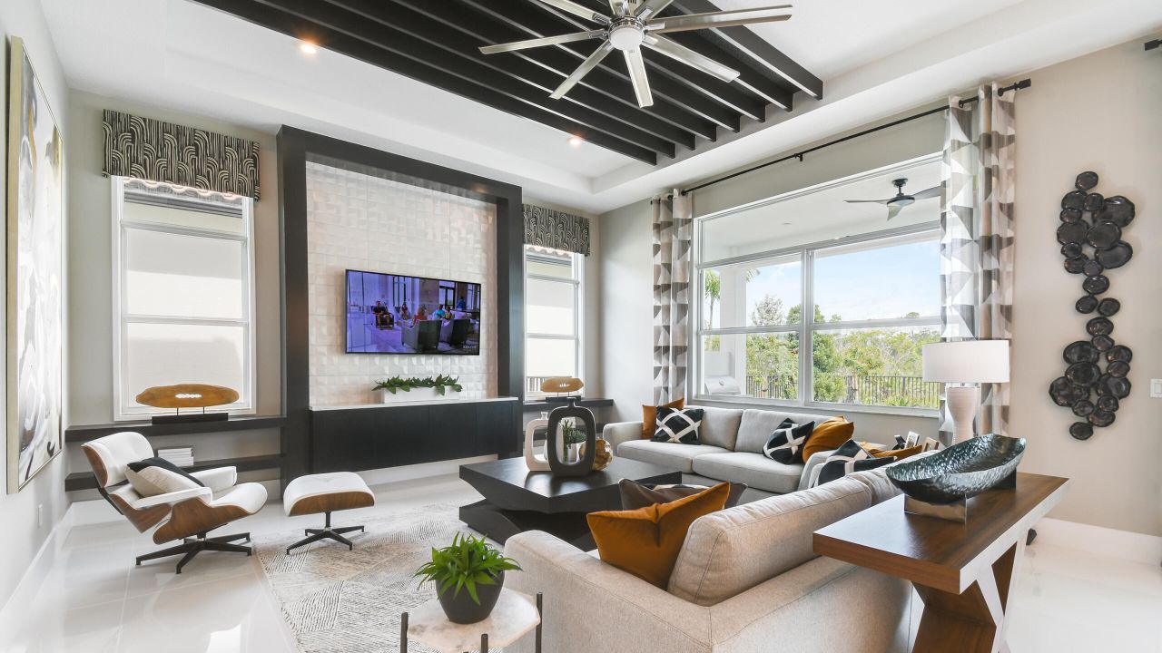 En Venta: $774,990 (3 camas, 3 baños, 2490 Pies cuadrados)