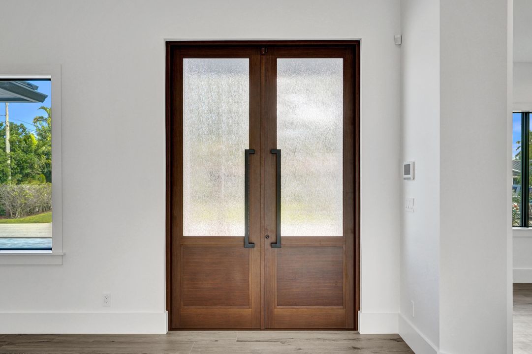 En Venta: $2,499,000 (4 camas, 3 baños, 3193 Pies cuadrados)