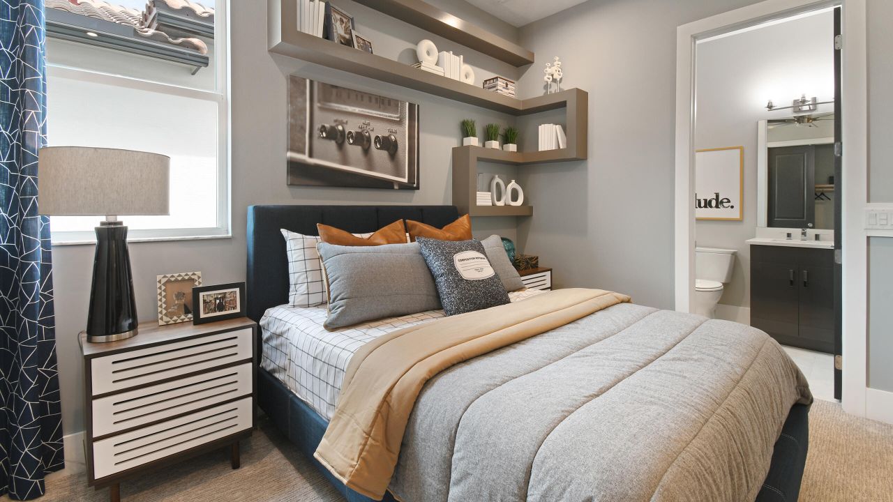 En Venta: $774,990 (3 camas, 3 baños, 2490 Pies cuadrados)