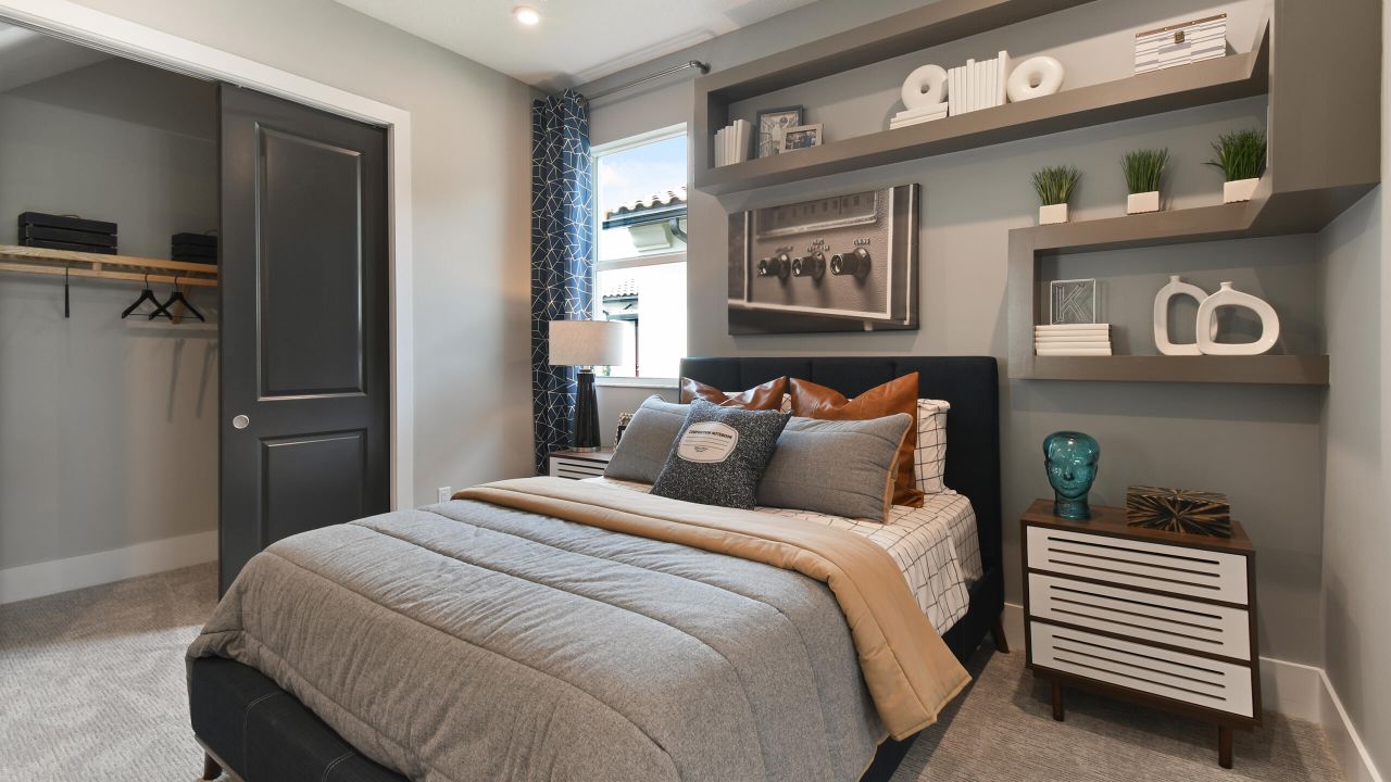 En Venta: $774,990 (3 camas, 3 baños, 2490 Pies cuadrados)