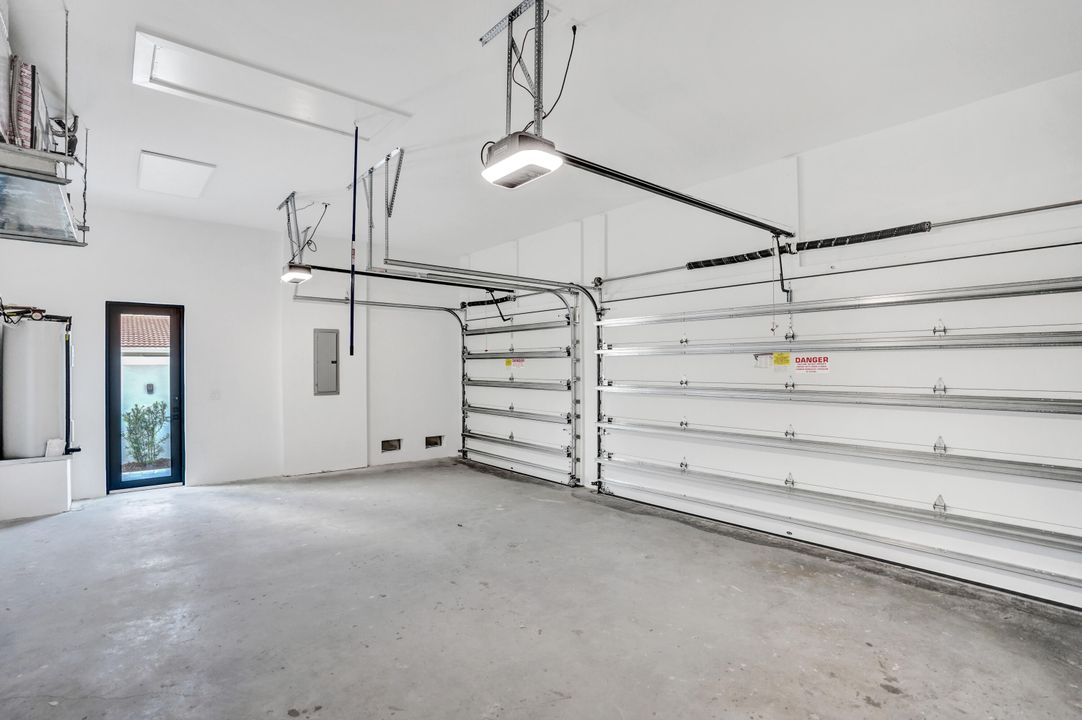 En Venta: $2,499,000 (4 camas, 3 baños, 3193 Pies cuadrados)