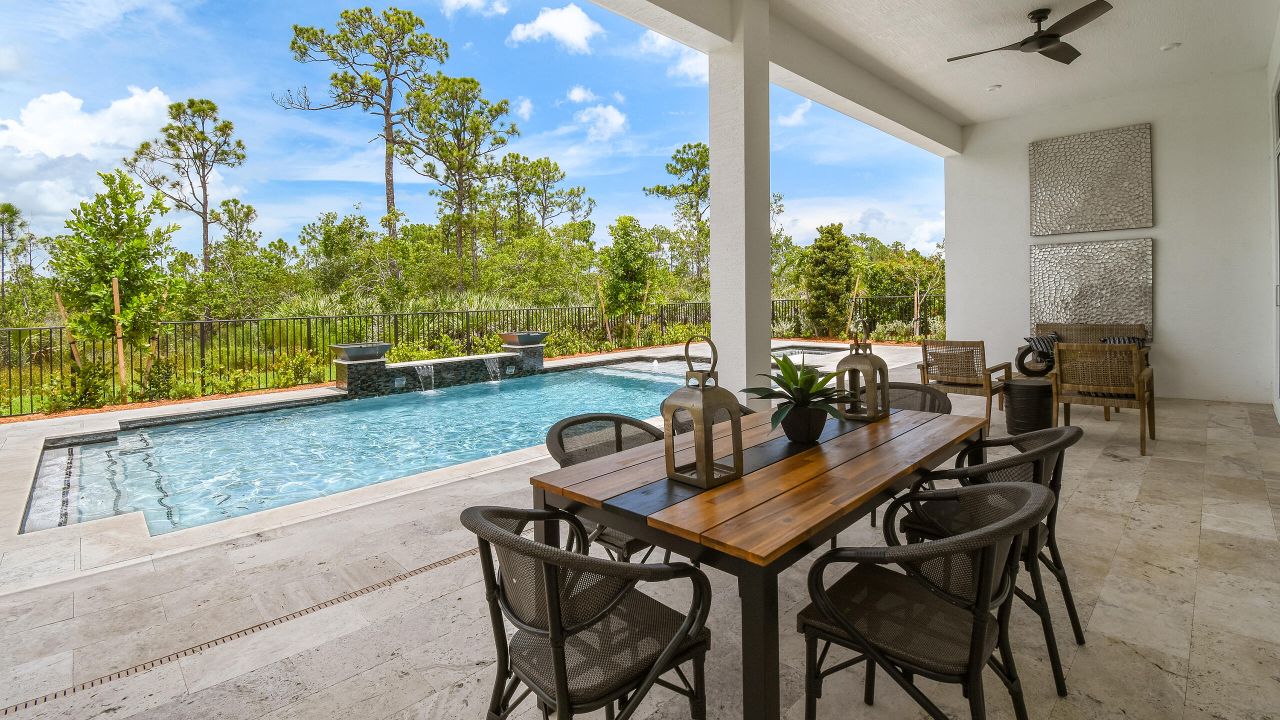 En Venta: $774,990 (3 camas, 3 baños, 2490 Pies cuadrados)