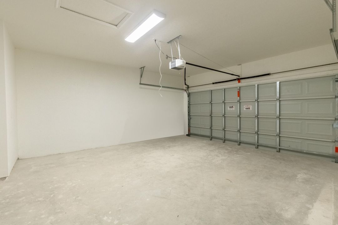 合同活跃: $633,999 (3 贝兹, 2 浴室, 1628 平方英尺)