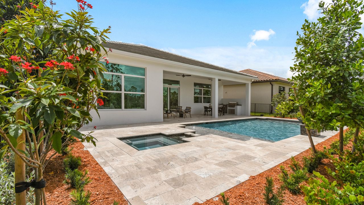 En Venta: $774,990 (3 camas, 3 baños, 2490 Pies cuadrados)