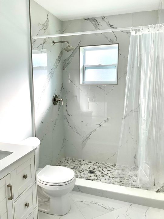 合同活跃: $228,000 (2 贝兹, 1 浴室, 1012 平方英尺)