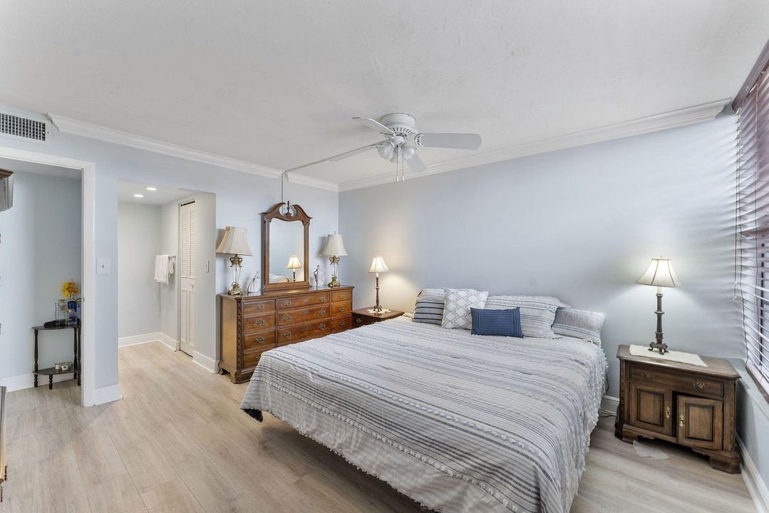 待售: $375,000 (2 贝兹, 2 浴室, 1095 平方英尺)