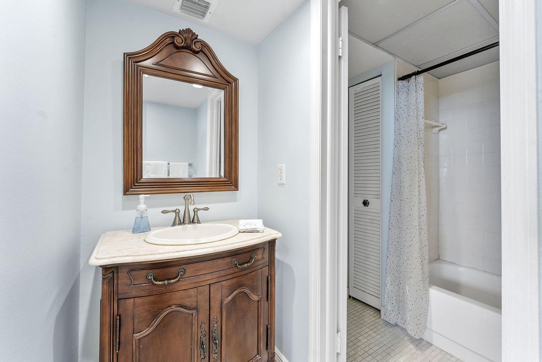 待售: $375,000 (2 贝兹, 2 浴室, 1095 平方英尺)