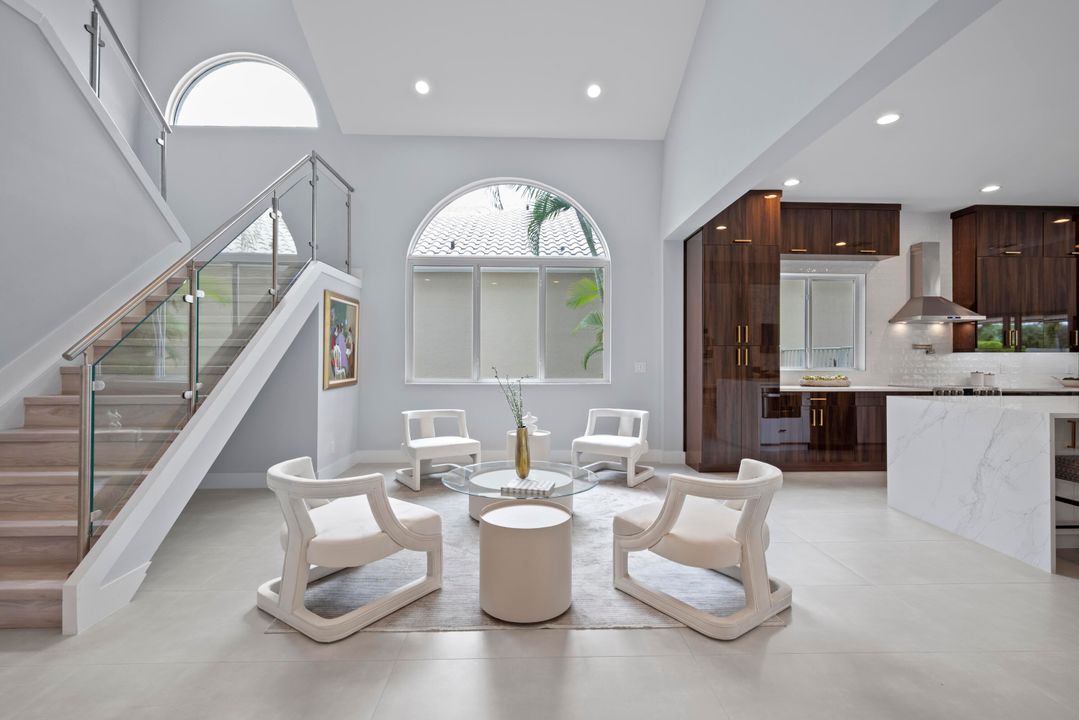 Под контрактом: $2,995,000 (5 спален, 6 ванн, 4242 Квадратных фут)