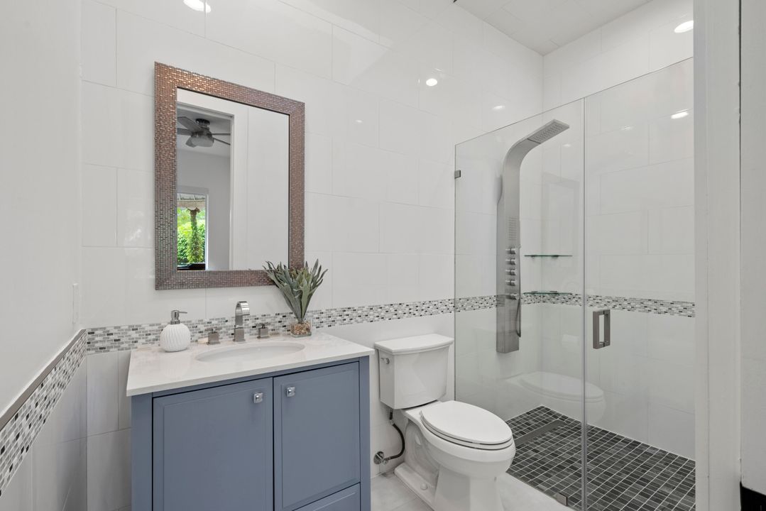 Под контрактом: $2,995,000 (5 спален, 6 ванн, 4242 Квадратных фут)