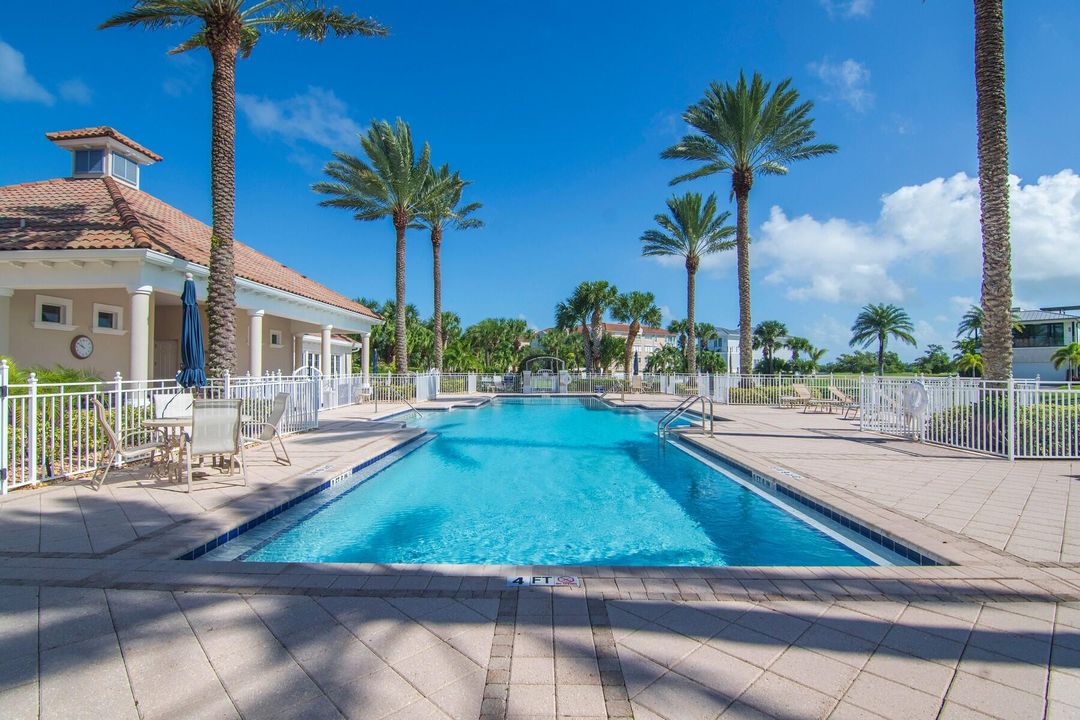 Active With Contract: $1,199,000 (3 beds, 2 baths, 2539 Square Feet)