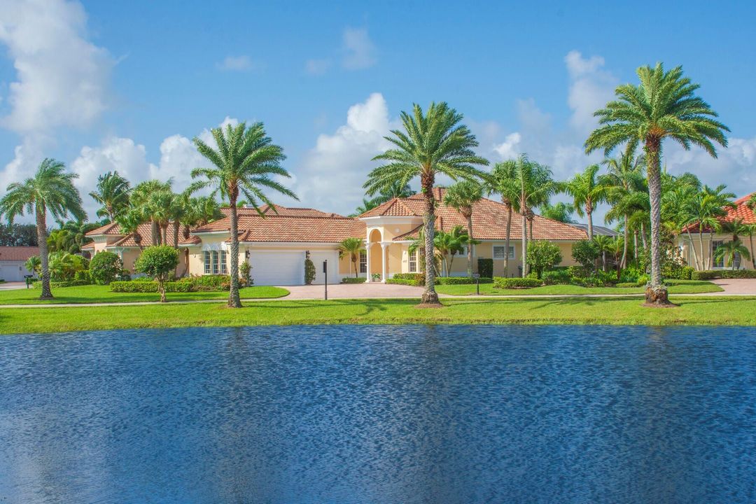 Active With Contract: $1,199,000 (3 beds, 2 baths, 2539 Square Feet)